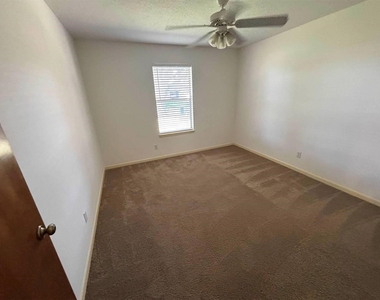611 Todd Street - Photo Thumbnail 15