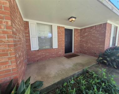 611 Todd Street - Photo Thumbnail 1