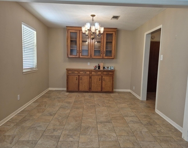 611 Todd Street - Photo Thumbnail 6