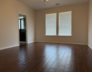 15226 Olmstead Park Drive - Photo Thumbnail 6
