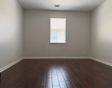15226 Olmstead Park Drive - Photo Thumbnail 2