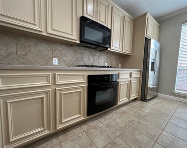 1323 Oneil Street - Photo Thumbnail 8