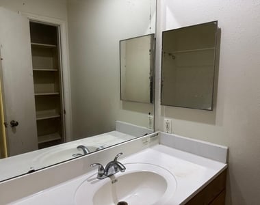 8339 E Ridge Drive - Photo Thumbnail 13