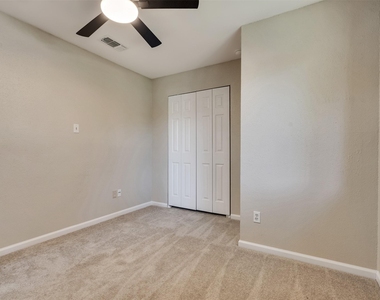 3206 Keywood Lane - Photo Thumbnail 6