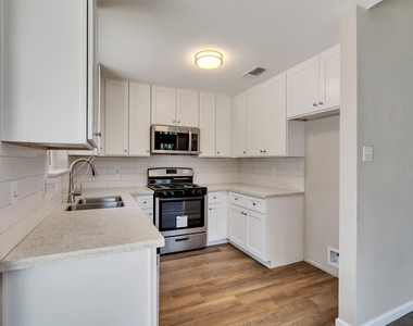 3206 Keywood Lane - Photo Thumbnail 16