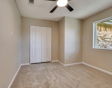 3206 Keywood Lane - Photo Thumbnail 5
