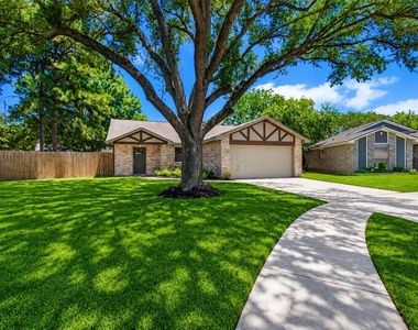3206 Keywood Lane - Photo Thumbnail 2