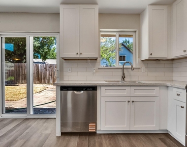 3206 Keywood Lane - Photo Thumbnail 17