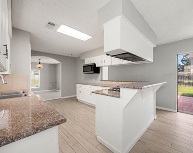 12923 Advance Drive - Photo Thumbnail 31