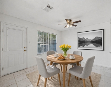 9219 Belle Glen Drive - Photo Thumbnail 8