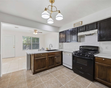 9219 Belle Glen Drive - Photo Thumbnail 12
