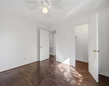 9219 Belle Glen Drive - Photo Thumbnail 25