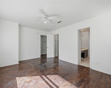 9219 Belle Glen Drive - Photo Thumbnail 20