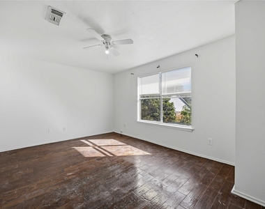 9219 Belle Glen Drive - Photo Thumbnail 19