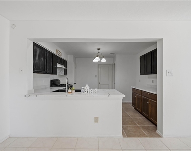 9219 Belle Glen Drive - Photo Thumbnail 10