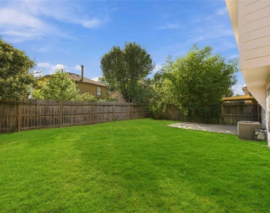 9219 Belle Glen Drive - Photo Thumbnail 27