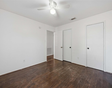 9219 Belle Glen Drive - Photo Thumbnail 17