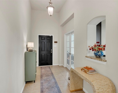 605 Chesterfield Lane - Photo Thumbnail 8