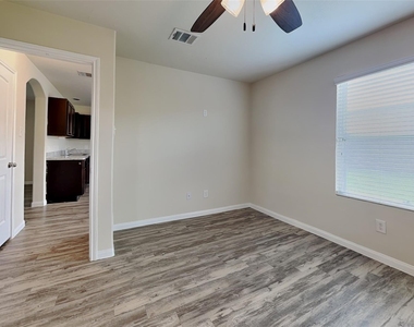 10119 Berrypatch Lane - Photo Thumbnail 8