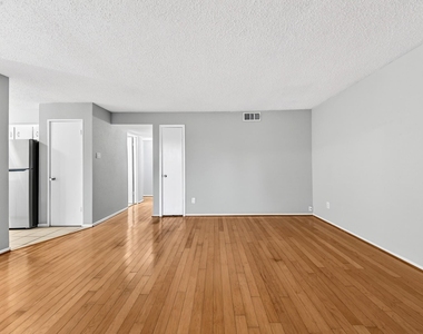 7714 Renwick Drive - Photo Thumbnail 5