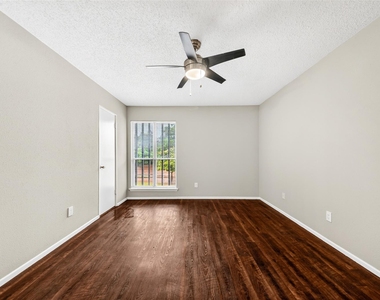 7714 Renwick Drive - Photo Thumbnail 18