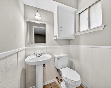 7714 Renwick Drive - Photo Thumbnail 23