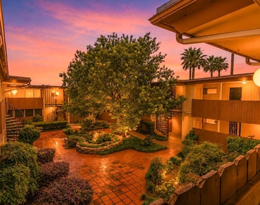 7714 Renwick Drive - Photo Thumbnail 26