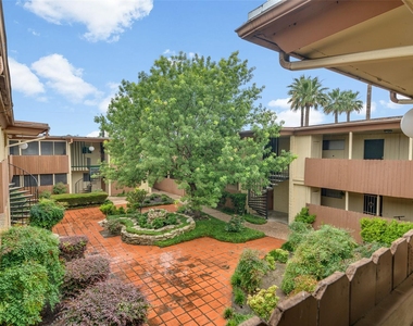 7714 Renwick Drive - Photo Thumbnail 25