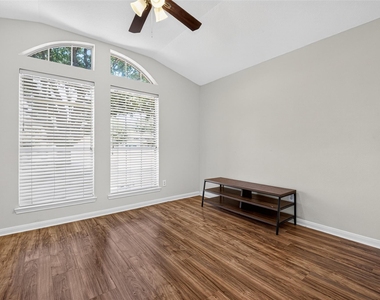 422 Brushy Glen Drive - Photo Thumbnail 7