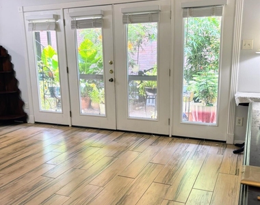 3928 W Alabama Street - Photo Thumbnail 1