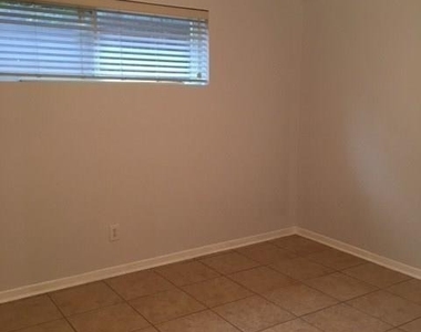 3928 W Alabama Street - Photo Thumbnail 11