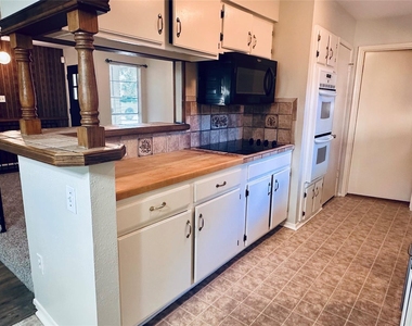 3906 Almington Lane - Photo Thumbnail 7