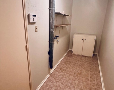 3906 Almington Lane - Photo Thumbnail 14