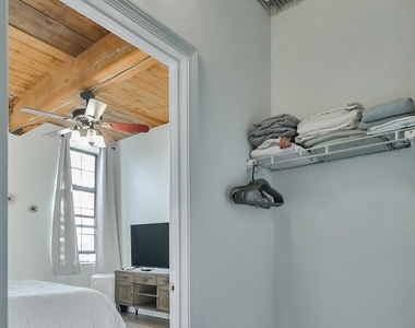 156 Front - Photo Thumbnail 12