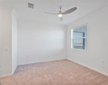 43040 Greenway Boulevard - Photo Thumbnail 3