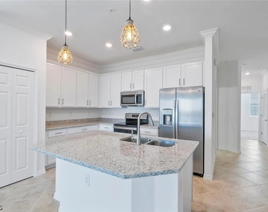 43040 Greenway Boulevard - Photo Thumbnail 2