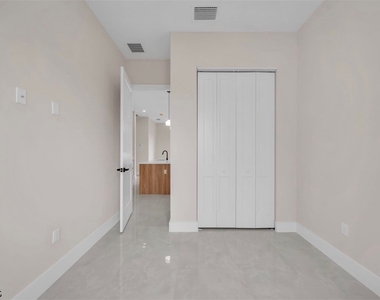 1116 Cherry Street E - Photo Thumbnail 6