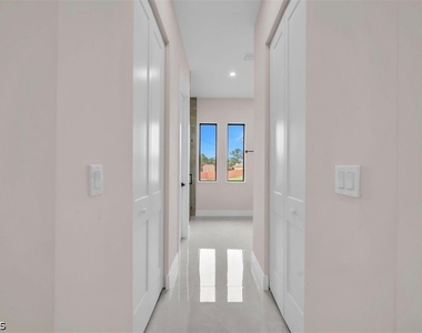 1116 Cherry Street E - Photo Thumbnail 11