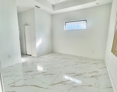 803 Wagner Avenue - Photo Thumbnail 2