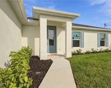 1135 Nw 8th Place - Photo Thumbnail 1