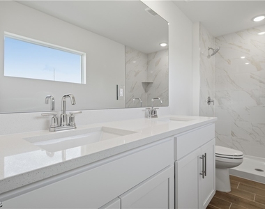 1135 Nw 8th Place - Photo Thumbnail 6