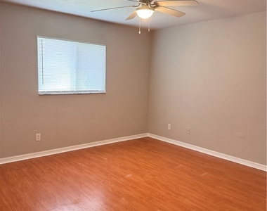 907 Ne 15th Lane - Photo Thumbnail 13