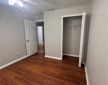 907 Ne 15th Lane - Photo Thumbnail 11