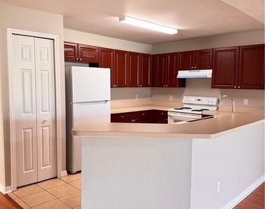 907 Ne 15th Lane - Photo Thumbnail 2
