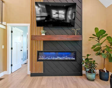 467 Blane - Photo Thumbnail 12