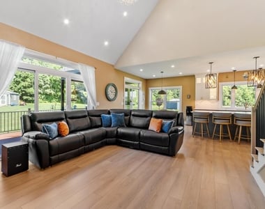 467 Blane - Photo Thumbnail 13