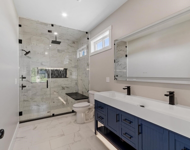 467 Blane - Photo Thumbnail 17