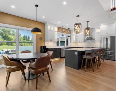 467 Blane - Photo Thumbnail 8