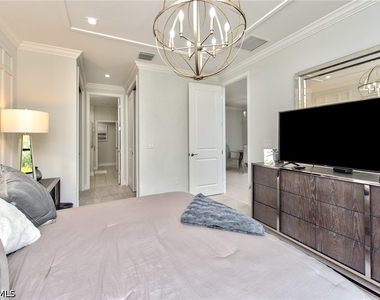 7384 Rockefeller Drive - Photo Thumbnail 11
