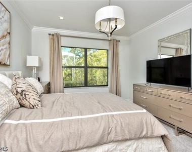 7384 Rockefeller Drive - Photo Thumbnail 13
